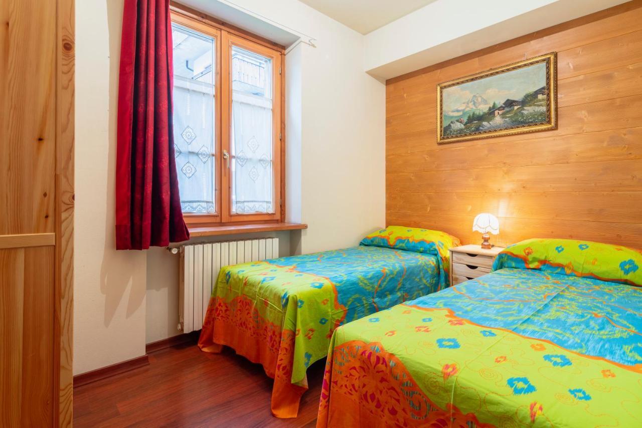 Villa S. Francesco - Stayincortina Cortina d'Ampezzo Bagian luar foto